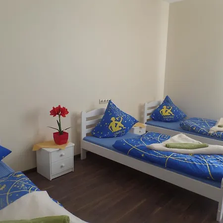 Happy Hotel 3*